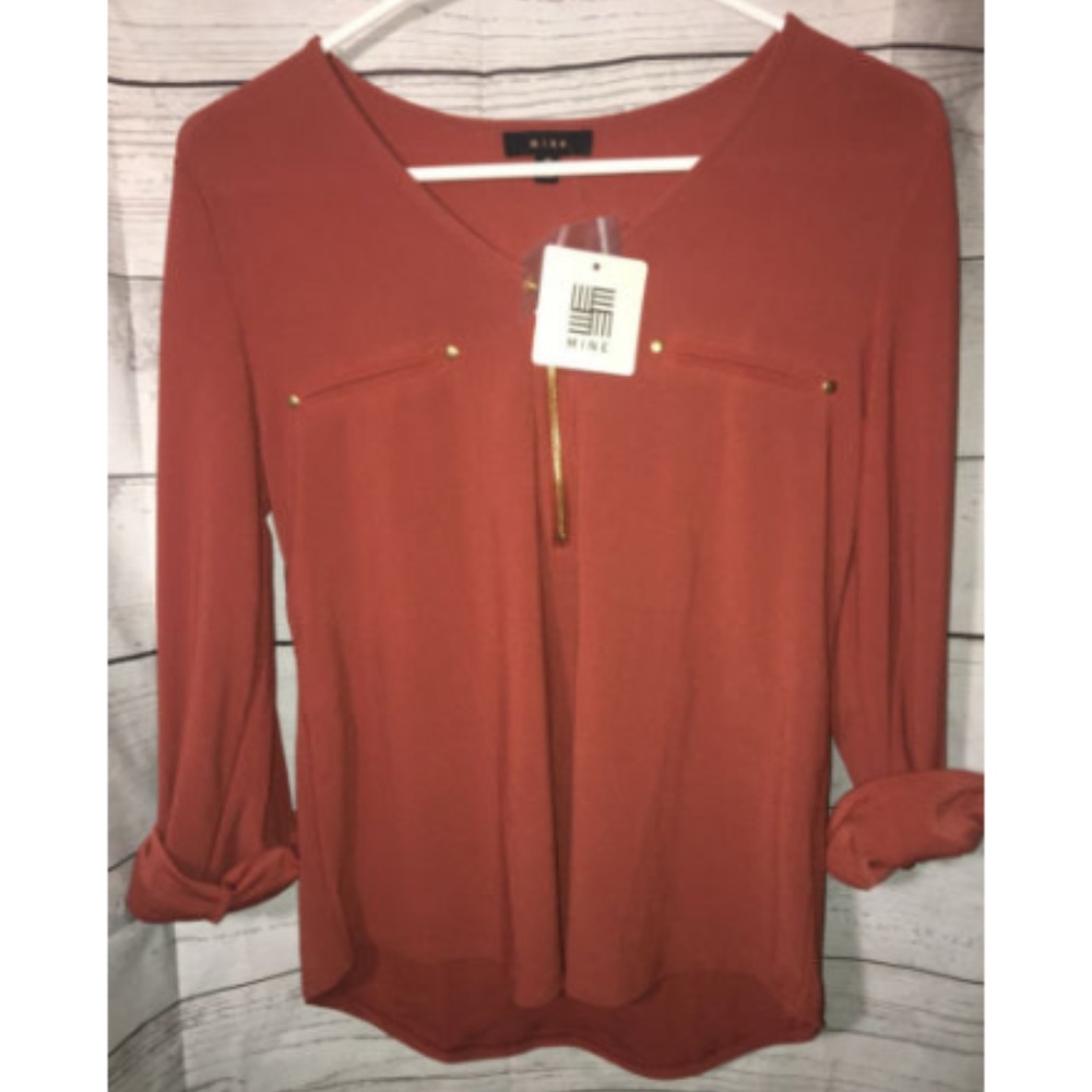 Mine Blouse Size M V Neck Front Half Zip